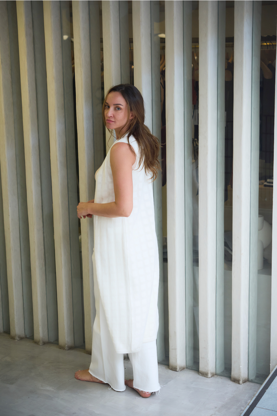 Barcelona White Long Knitted Vest